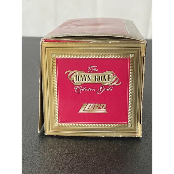 Lledo Collectors Guild DG052028 1935 Morris Parcels Van - Radio Times Christmas - Picture 13 of 16